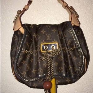 Louis. Vuitton Kalahari PM handbag